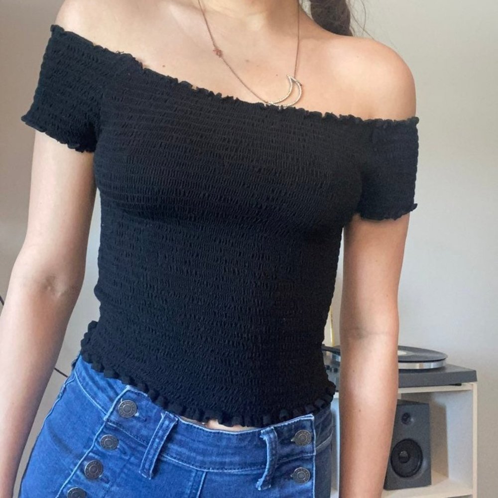 Brandy Melville Off the shoulder top